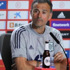 Leyu-恩里克确认莫拉塔仍将首发：他，还有其他10个人