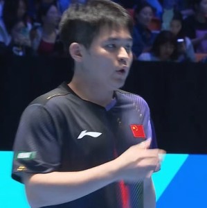 乐鱼app-林诗栋横扫郭冠宏锁小组第一！前两局吊打，第三局巩固关键分！