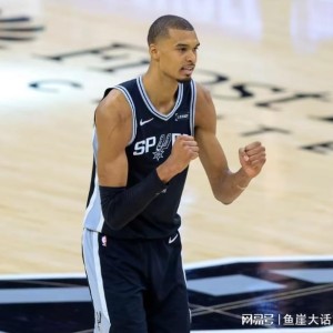 乐鱼app-尼克斯逆转！布伦森30+3力挽狂澜，文班26+12犯大错，榜眼创纪录