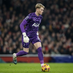 乐鱼官网-天空体育：西汉姆有意热刺门将金斯基，可能租借球员到本赛季结束